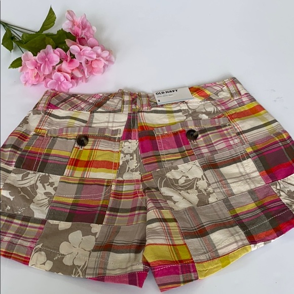 OLD NAVY SHORTS NWT - Picture 2 of 8